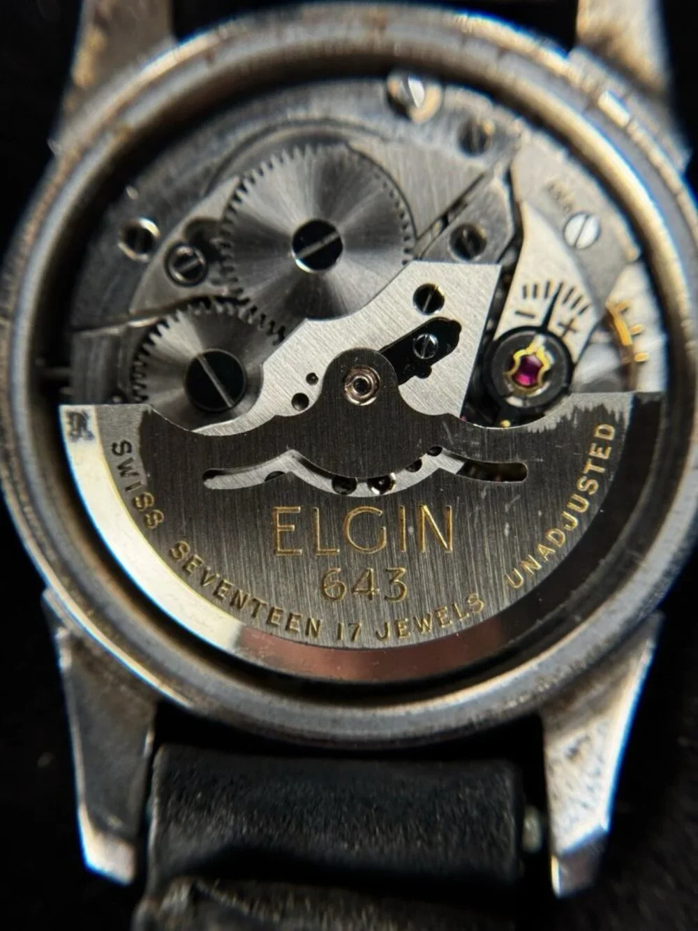 Vintage Elgin Shockmaster 643 Automatic 17J Swiss Black Dial Watch 30mm